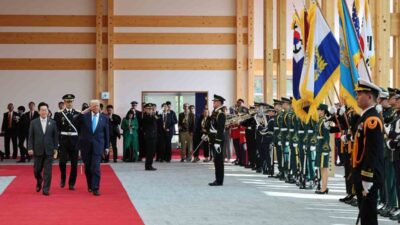 ABD Başkanı Donald Trump, Kuzey Kore lideri Kim Jong-un ile