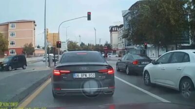 Ankara’da yolun karşısına geçerken otomobilin çarptığı bir kadın yaralandı. Kaza
