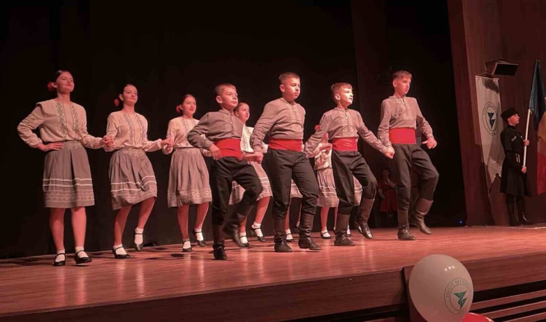 Yozgat Belediyesi’nin bu yıl ilk kez düzenlediği Uluslararası Halk Dansları