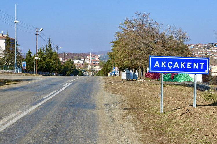 Akçakent ilçesine bağlı Kösefakılı Köyü ile Merkeze bağlı Dulkadirli Köyü