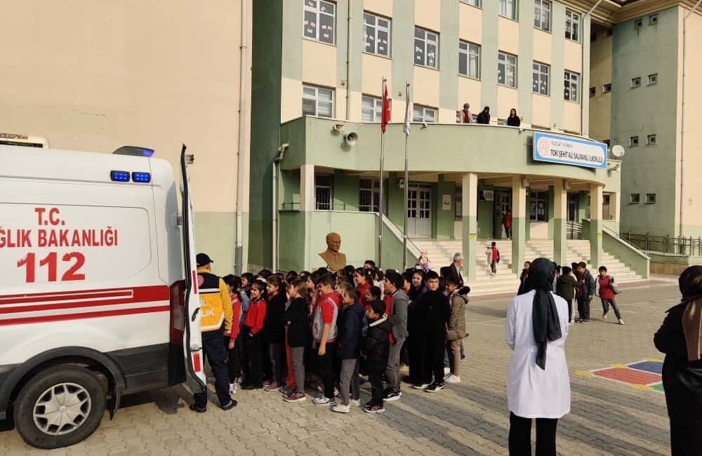 Yerköy İlçe Sağlık Müdürlüğü TOKİ İlköğretim Okulu’nda öğrencilere yönelik Sağlıklı