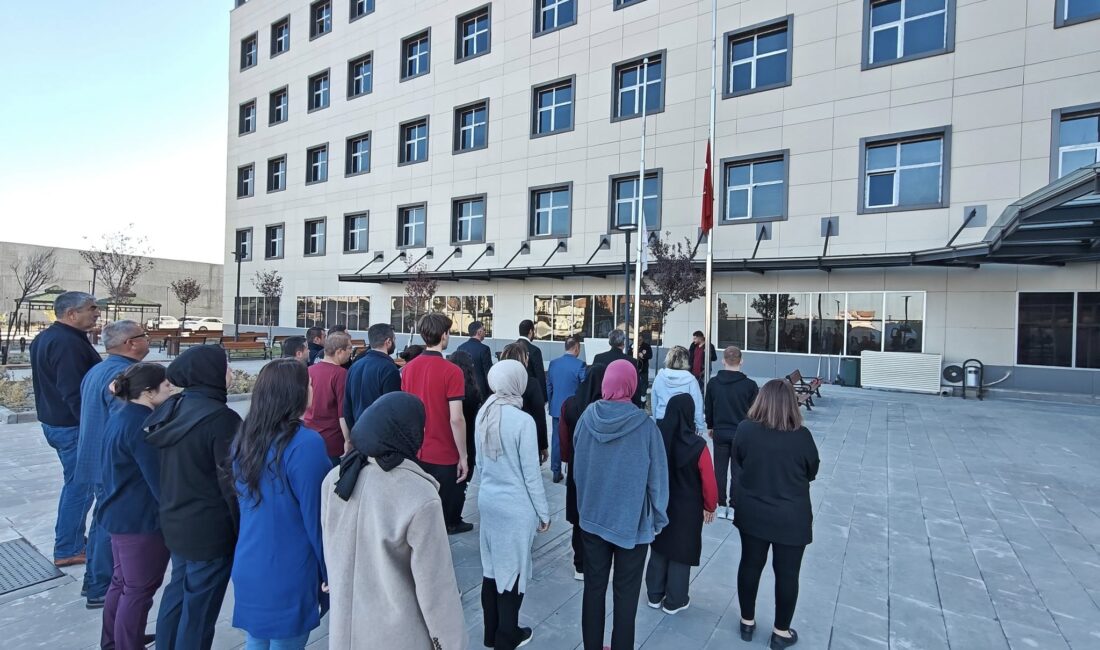 Yerköy Şehit Korgeneral Osman Erbaş Devlet Hastanesi bahçesinde, 10 Kasım