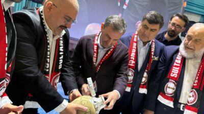  Sultanbeyli Belediyesi’nin organizasyonunda, Sultanbeyli Yozgatlılar Derneği tarafından düzenlenen Yozgat Gecesi,