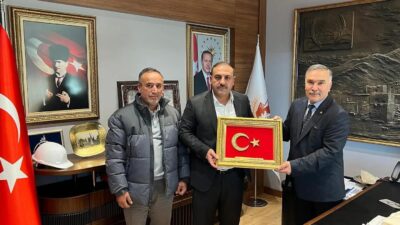 Çiçekdağı Belediye Başkanı Hasan Hakanoğlu’na bir ziyaret gerçekleştiren Yönetim Kurulu