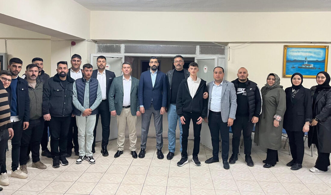 Çiçekdağı TÜGVA İlçe Temsilcisi Cüneyt Demirdaş, geçtiğimiz günlerde düzenlenen toplantıda