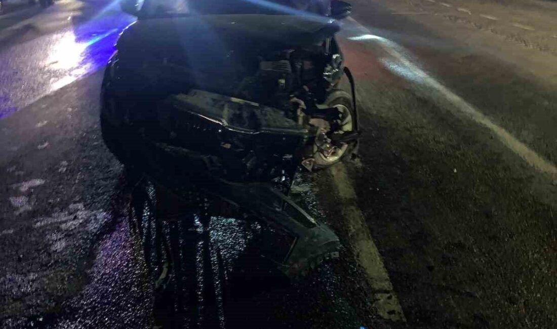 Adıyaman’ın Gölbaşı ilçesinde iki otomobilin çarpışması sonucu meydana gelen trafik