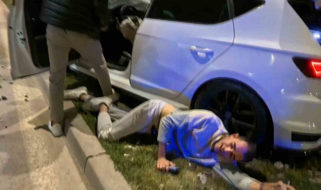 Aksaray’da, belediye tarafından yapılan kazı çalışmaları nedeniyle trafiğe kapatılan bir