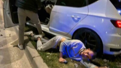 Aksaray’da, belediye tarafından yapılan kazı çalışmaları nedeniyle trafiğe kapatılan bir
