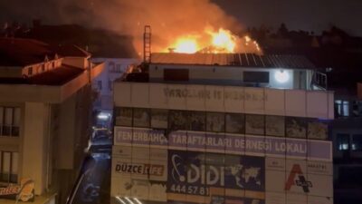 Düzce ilinde, gece geç saatlerde bir iş merkezinin çatısında meydana