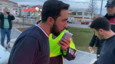 Aksaray ilinde alkollü araç kullanırken polis tarafından yakalanan bir sürücüye