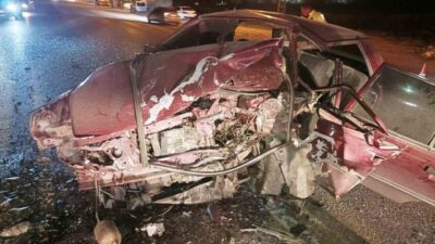 Suluova ilçesinde meydana gelen trafik kazasında, iki otomobilin çarpışması sonucunda