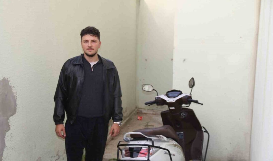Eskişehir’de 23 yaşındaki bir kuryenin, bakkalda alışveriş yaparken kontak anahtarını