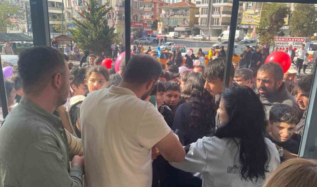 Ankara Keçiören’de bir döner dükkanında, açılışa özel 1 liraya ekmek