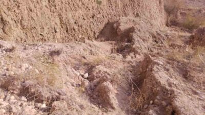 Ankara’nın Beypazarı ilçesi Adaören Mahallesi’nde toprak kayması meydana gelen yol,