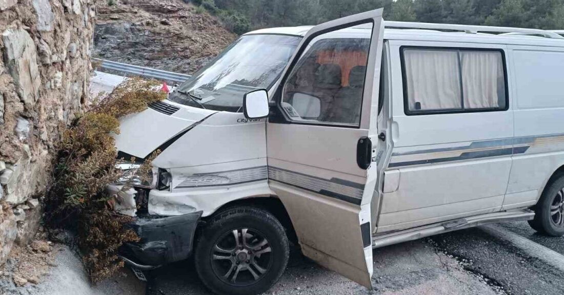 Akseki ilçesinde bugün sabah saatlerinde meydana gelen bir trafik kazasında,