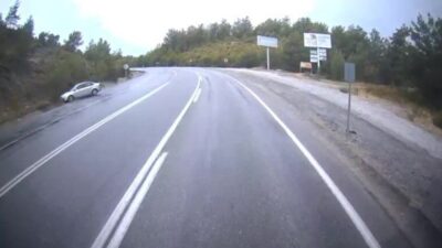 Manavgat ilçesinde yağmurun neden olduğu kaygan yolda meydana gelen kazada