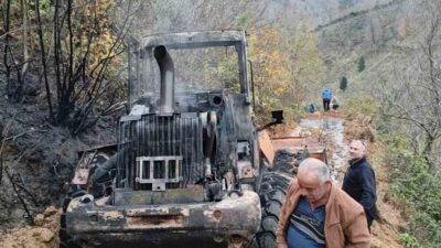 Artvin’in Borçka ilçesine bağlı Demirciler köyünde bir iş makinesi yangın