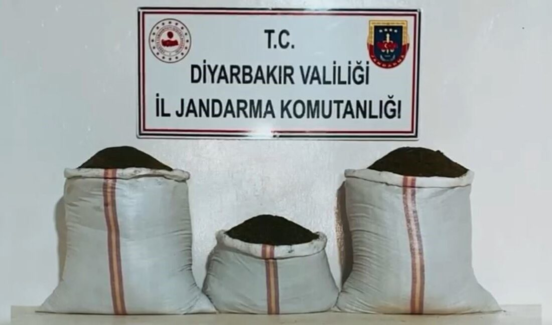 İçişleri Bakanı Ali Yerlikaya, Diyarbakır’da gerçekleştirilen jandarma operasyonunda toplam 470