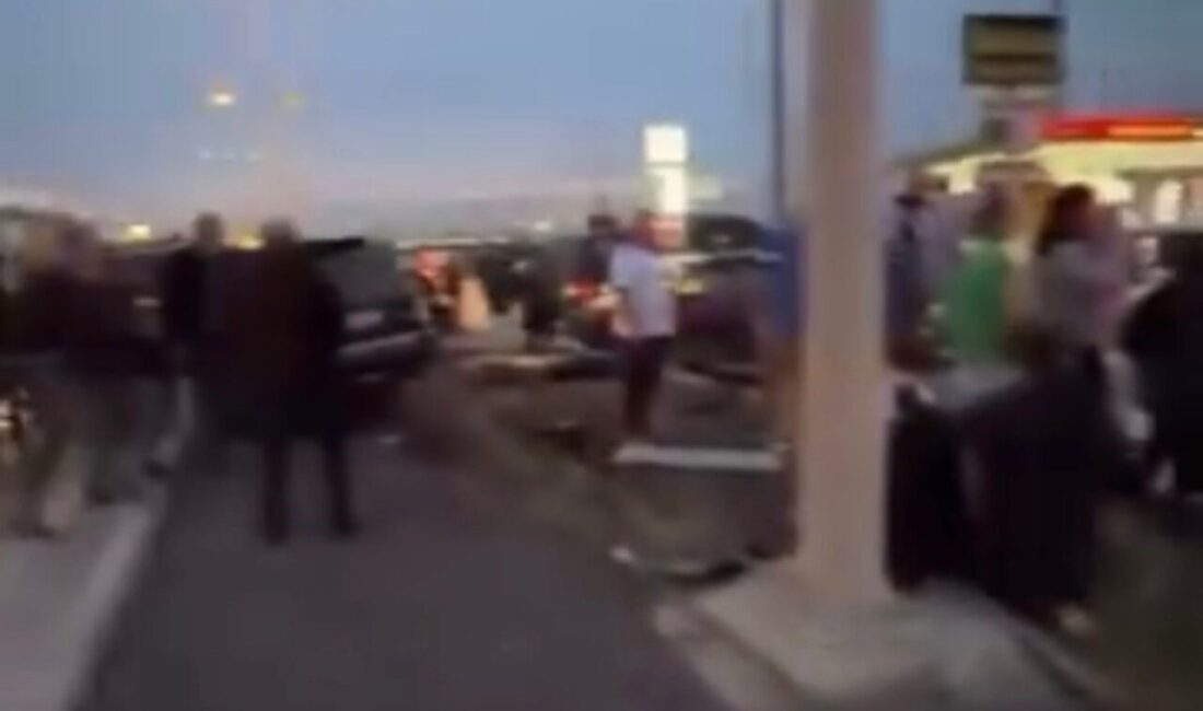 Bandırma ilçesinde meydana gelen zincirleme trafik kazasında 6 aracın karıştığı