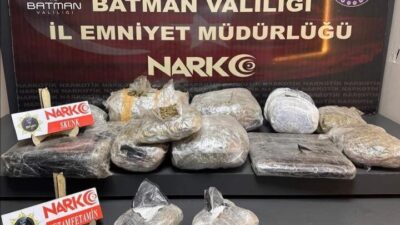 Batman’da narkotik ekipleri tarafından durdurulan bir araçta, Hector adlı dedektif