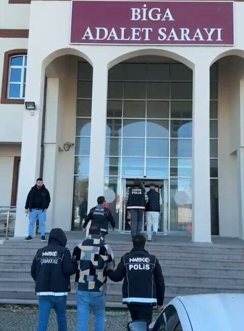 Biga ilçesinde gerçekleştirilen bir operasyonda uyuşturucu madde bulundurdukları iddia edilen