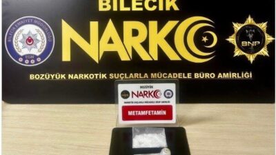 Bilecik’in Bozüyük ilçesinde gerçekleştirilen asayiş kontrolleri sırasında bir kişiden uyuşturucu
