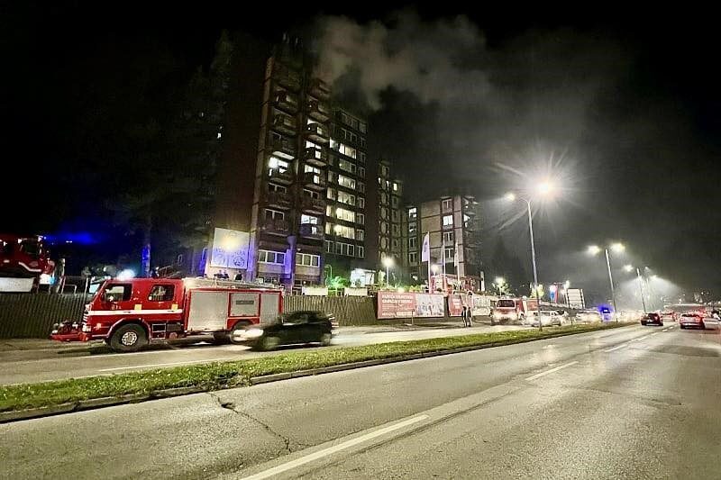 Bosna Hersek’in Tuzla kentinde bir huzurevinde çıkan yangında en az