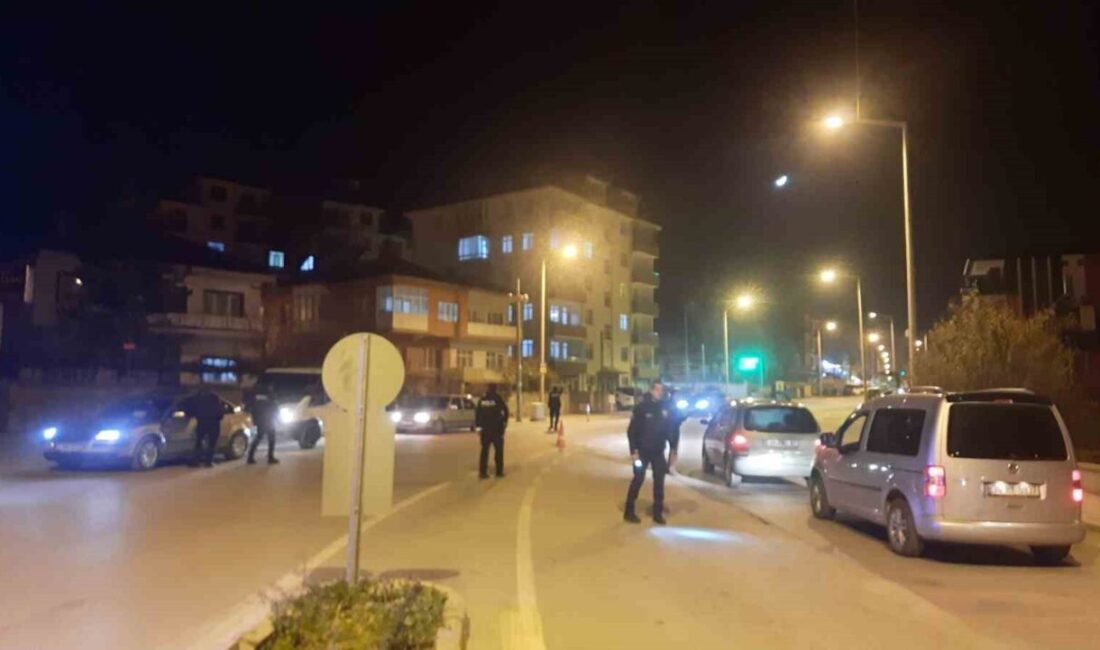 Konya’nın Bozkır ilçesinde, polis ekipleri tarafından huzur ve güvenlik denetimleri