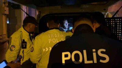 Bursa’nın İnegöl ilçesinde, polisin ’dur’ ihtarına uymayan bir minibüs sürücüsü