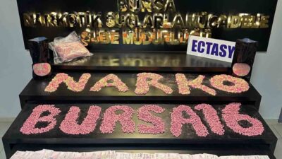 Bursa’da uyuşturucu ticareti yapan bir şüphelinin polis operasyonuyla yakalandığı bildirildi.