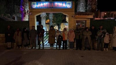 Çanakkale’de jandarma tarafından yürütülen bir göçmen kaçakçılığı operasyonunda 6 organizatör