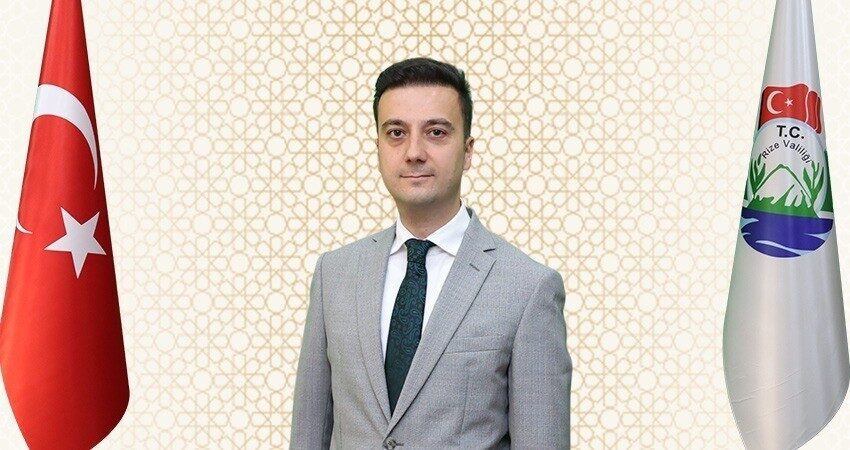 Rize’nin Çayeli ilçesinin Kaymakamı Sertaç Kırçuval’ın eşinin, evde silahla yaralandığı