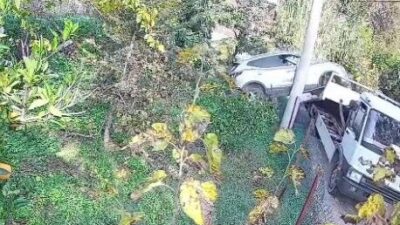 Antalya’nın Muratpaşa ilçesinde yaşanan olayda, bir aracın çekiciye yüklenirken geri