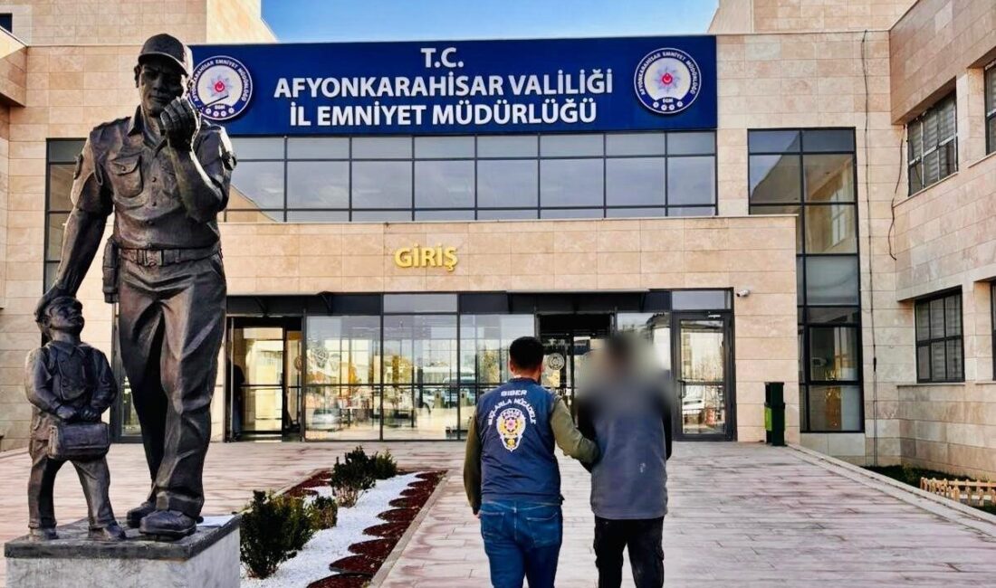 Afyonkarahisar’da, çeşitli suçlardan aranan iki kişi polis tarafından yakalandı. İl