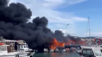 Çeşme ilçesinin turistik beldesi Ilıca Yıldızburnu Plajı’nda meydana gelen tekne