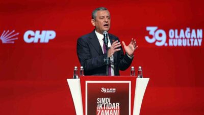 CHP Genel Başkanı Özgür Özel, Ankara Spor Salonu’nda gerçekleşen CHP