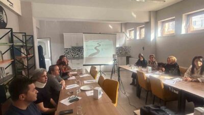 Çorum’da hayata geçirilen proje kapsamında anaokulu öğrencisi velilerine, çocukla etkili