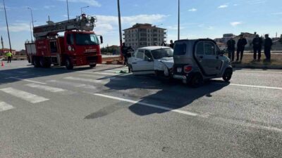 Çorum’un Alaca ilçesinde elektrikli araç ile otomobilin çarpışması neticesinde meydana