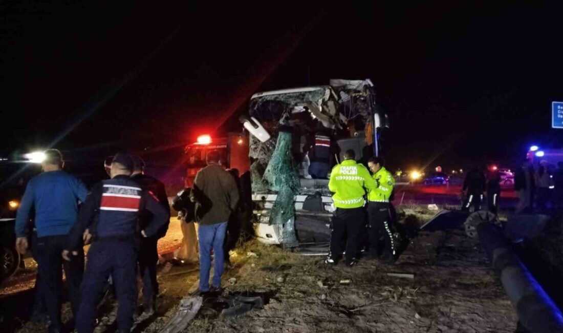 Denizli’de bir minibüs ile bir şehirlerarası yolcu otobüsü arasında yaşanan