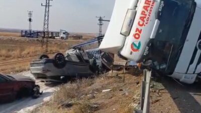 Şanlıurfa’nın Viranşehir ilçesinde, yüklü olduğu belirtilen sıfır otomobillerle dolu bir