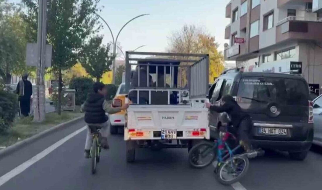 Diyarbakır’da, Ofis semtinde gerçekleşen olayda, bisiklet kullanan iki çocuk, sepetli