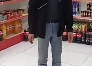 Diyarbakır’ın Sur ilçesinin merkezinde, hafif ticari aracın bir yayaya çarpması