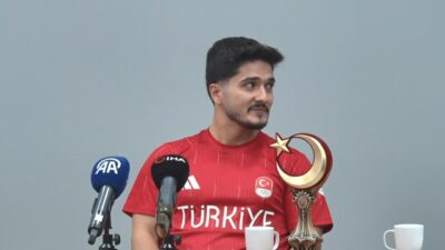 Milli halterci Muhammed Furkan Özbek, Ankara’da bulunan Gazi Üniversitesi Spor