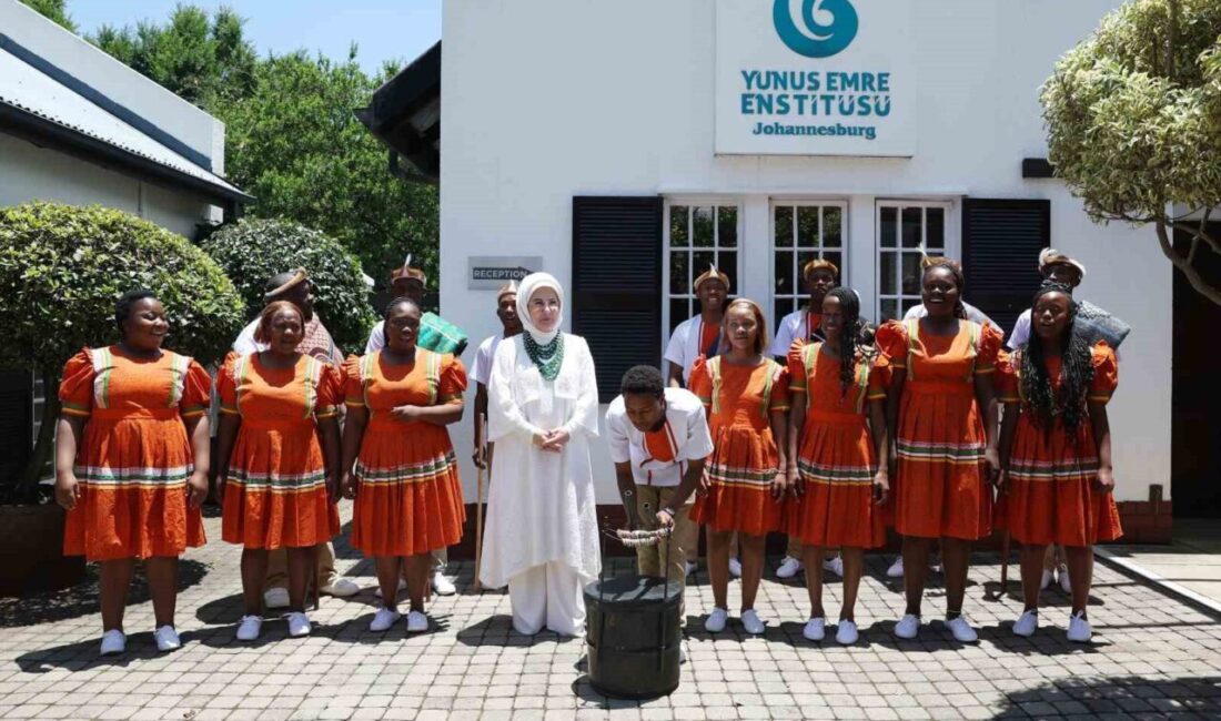 Emine Erdoğan, Güney Afrika’nın Johannesburg şehrinde bulunan Yunus Emre Enstitüsü’nü