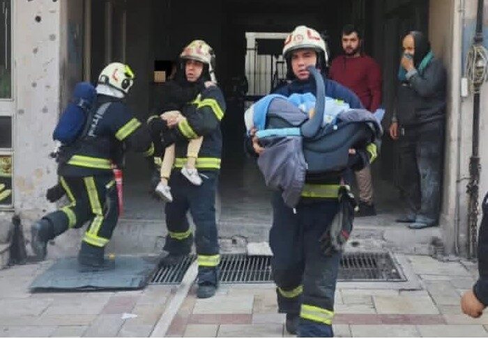 Denizli’nin Merkezefendi ilçesinde bulunan bir iş hanında çıkan yangın sonucunda,
