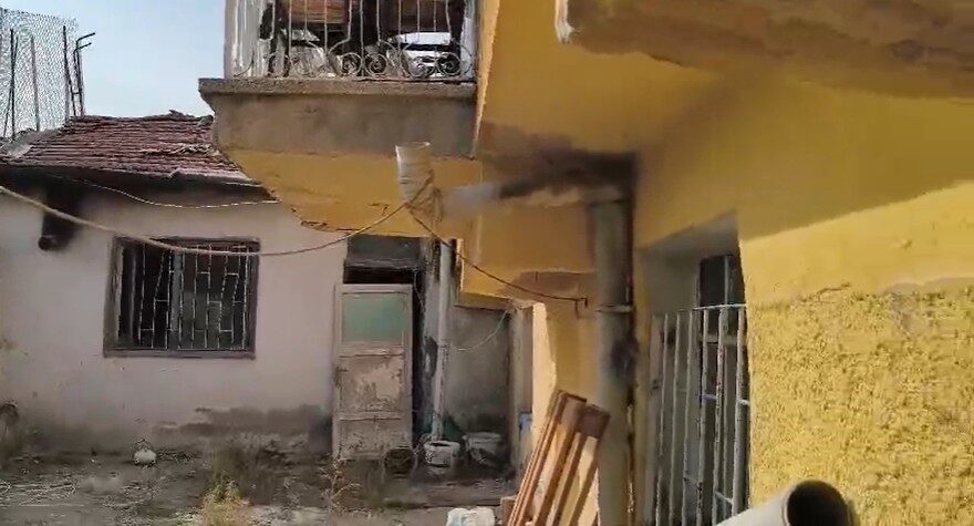 Ankara’nın Altındağ ilçesinde 79 yaşındaki Erol Çetin, evine giren 3