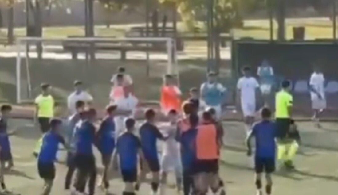 Gaziantep’te gerçekleşen U-16 maçının ardından iki takımın futbolcuları arasında çıkan