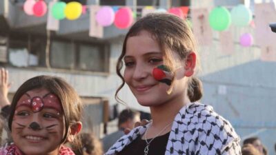 İsrail’in saldırılarının sürdüğü Gazze Şeridi’nde çocuklar için sinema festivali düzenlendi.
