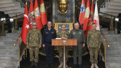 Genelkurmay Başkanı Orgeneral Selçuk Bayraktaroğlu, Erzincan’da bulunan 3. Ordu Komutanlığı’nı