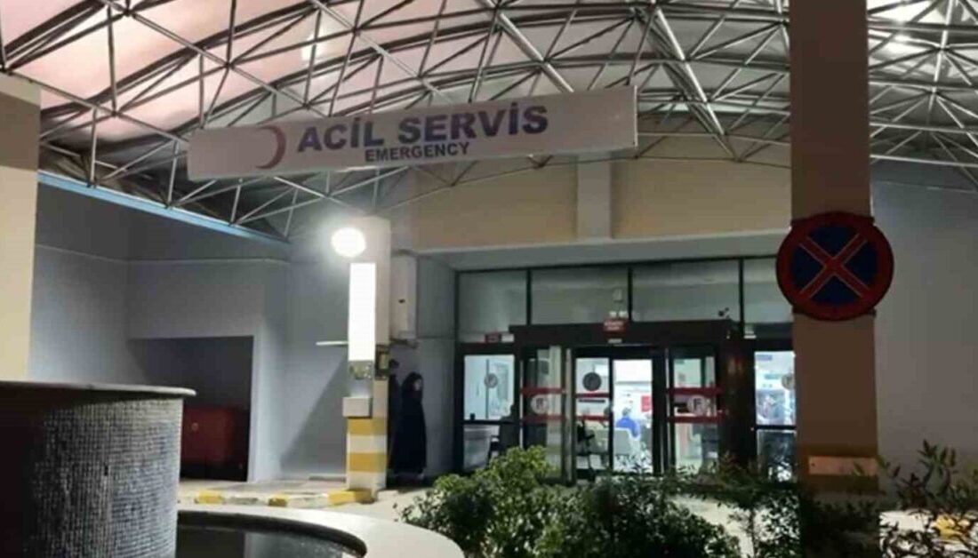 Muğla’nın Seydikemer ilçesinde üç çocuğun evde yedikleri tavuk yemeğinden sonra